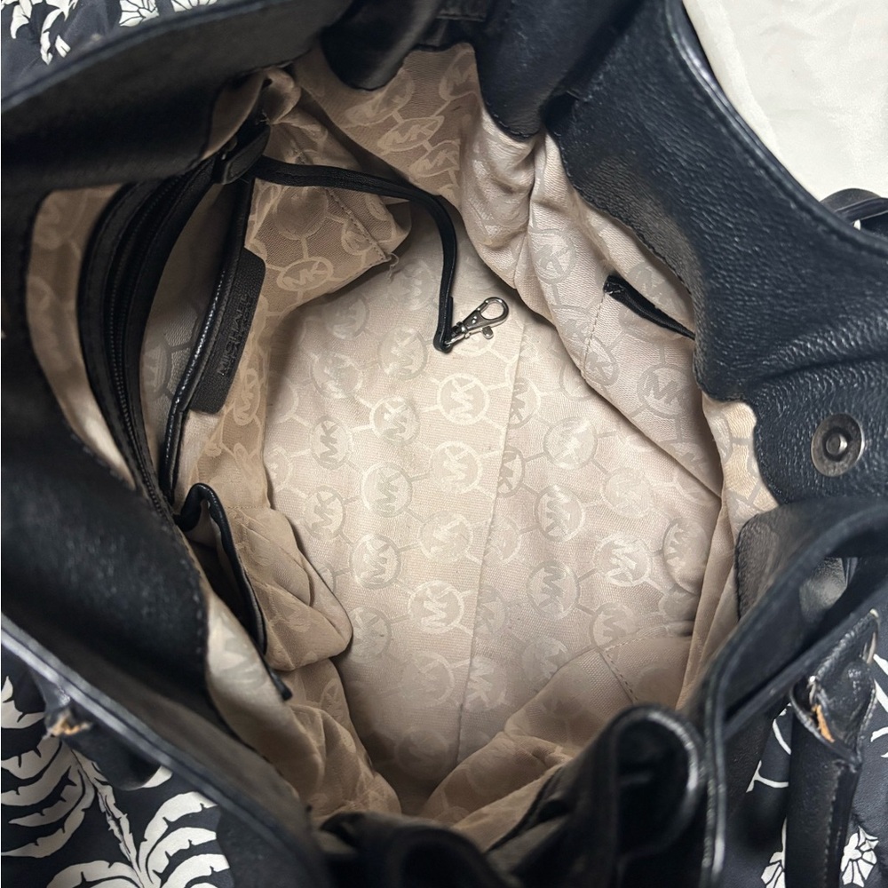 Michael Kors Black Leather Shoulder Bag - Picture 6 of 12